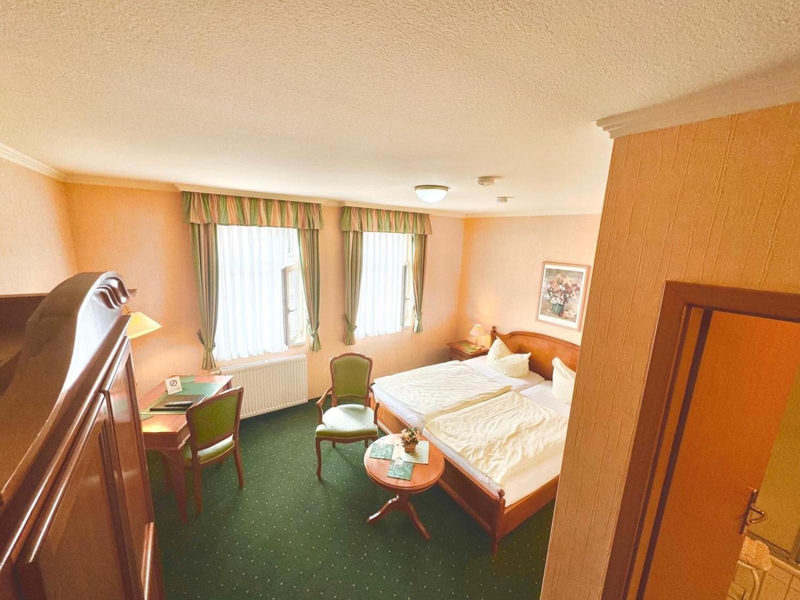 Pension Alter Kutschenbauer Wernigerode Ruang foto
